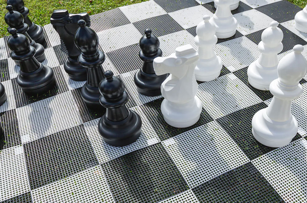 GIANT CHESS SET BY KETTLER INTERNATIONAL - Image 3